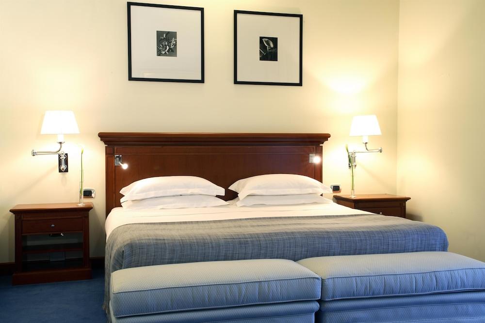 Starhotels Terminus 4* Naples