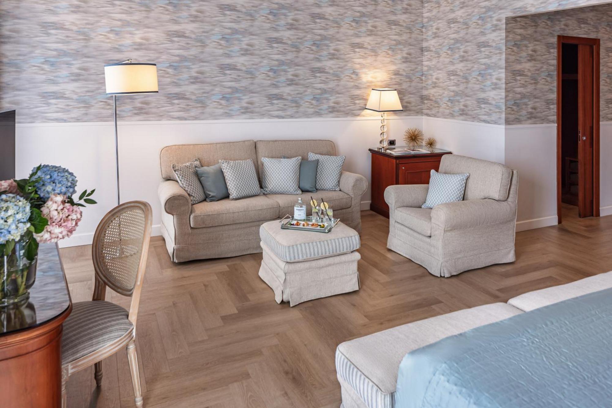 Hotel Starhotels Terminus Neapel