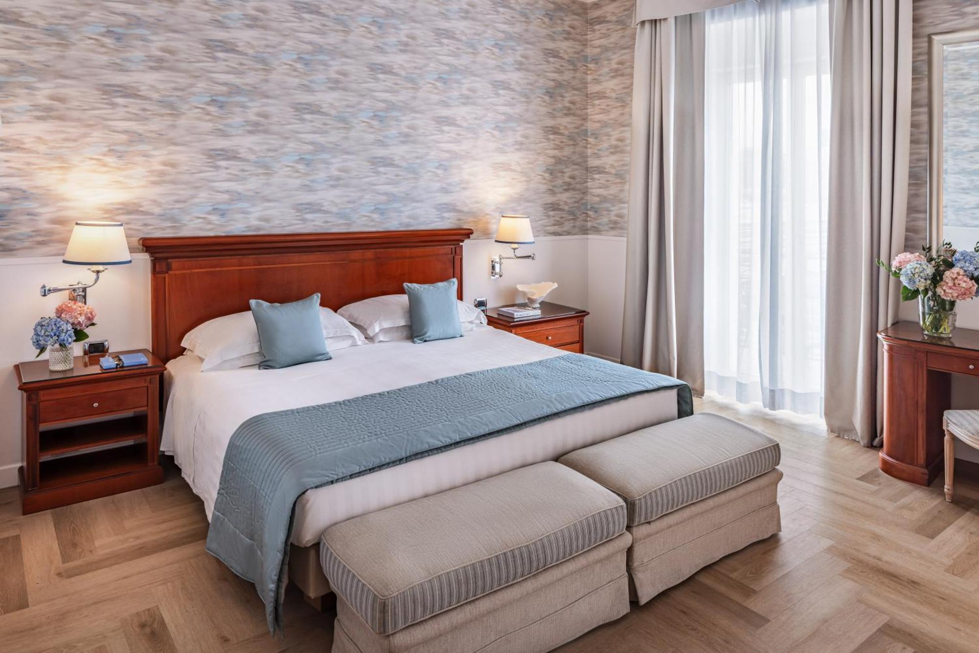 Hotel Starhotels Terminus Neapel