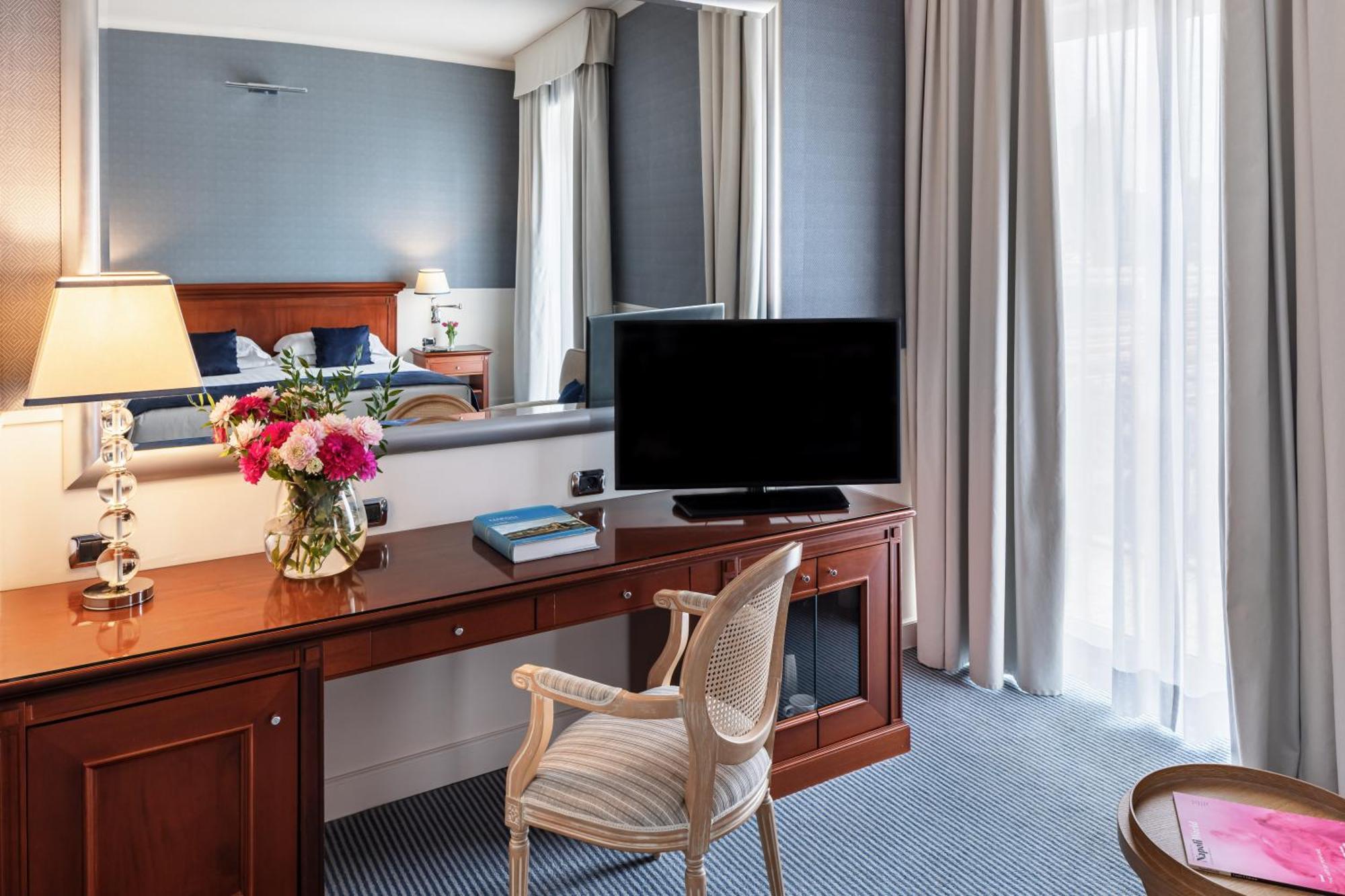 Hotel Starhotels Terminus Neapel