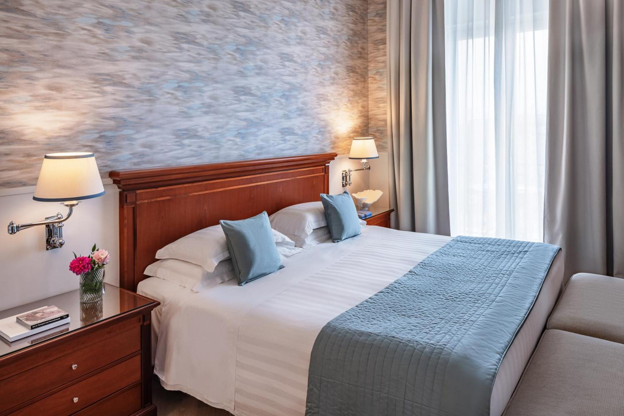 Starhotels Terminus 4* Napels